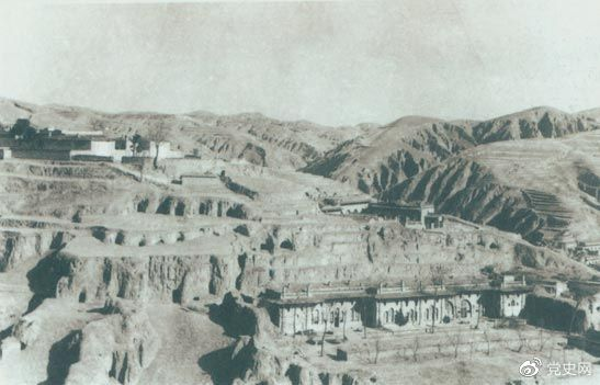 1947年12月25日至28日，中共中央在陜北米脂楊家溝召開(kāi)擴(kuò)大會(huì)議（十二月會(huì)議）。圖為會(huì)議會(huì)址。